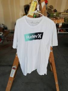 lot 4076 image: Hurley Short Sleeve T-Shirt XL White