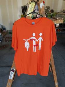 lot 4078 image: Gildan Heavy Cotton T-Shirt Orange Family Graphic Print Large