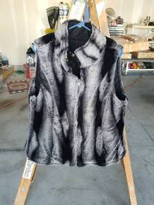lot 4088 image: Collections Reversible Vest with Faux Fur Gray Black Size 1X