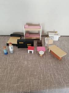 lot 4113 image: Wooden Dollhouse Furniture  with Figures and Accessories