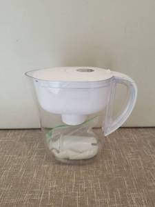 lot 4207 image: Water Filter Pitcher with Replacement Cartridge