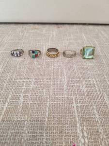 lot 4216 image: Lot of 5 Assorted Rings