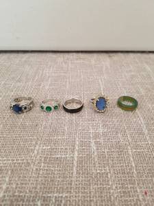 lot 4218 image: Lot of 5 Rings with Blue and Green Stones