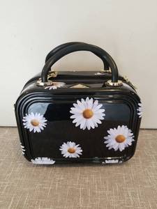 lot 4226 image: Triforce Elite Hardside 12 Beauty Travel Makeup Case w Mirror