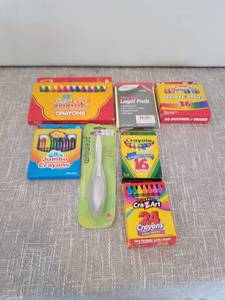 lot 4227 image: LOT OF RANDOM OFFICE SUPPLIES