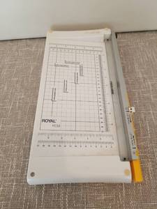 lot 4252 image: Royal FC53 Paper Cutter