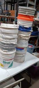 lot 35996 image: Huge Lot Of Misc 5 Gallon Buckets.