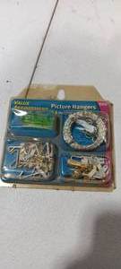 lot 36002 image: NEW -  Value Assortment Picture Hanging Kit.