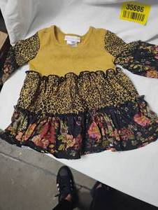 lot 35686 image: Girls long-sleeve ruffle shirt size 2T, Old Navy one-piece button animal print size 18-24m