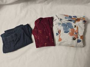 lot 35687 image: CHILDRENS 3-piece, Carters floral jacket 12m, denim leggings 18m, long-sleeve onesie size newborn