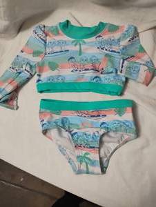 lot 35696 image: CHILDRENS two-piece swimsuit size 18m, butterfly towel