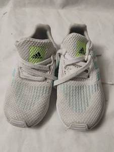 lot 35716 image: new- toddler girl adidas canvas shoe size 9