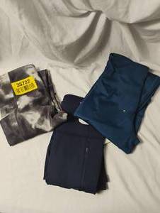 lot 35722 image: newused womans athletic tights size xs. brands xersion and champion