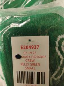 lot 35793 image: new-unisex green crew sock with cancer ribbon design. size small 10 pk