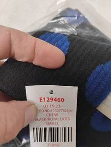 lot 35794 image: new-unisex black with blue poke a dots crew socks. size small 10 pk