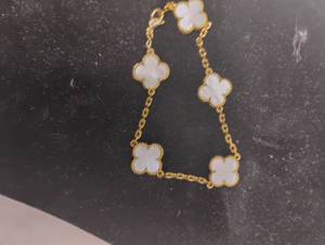 lot 35831 image: LvL 5 Replica - Gold  Pearl Van Cleef & Arpels 5- Motif Vintage Alhambra Bracelet.