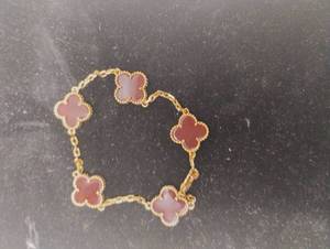 lot 35832 image: LvL 5 Replica - Gold  Red Van Cleef & Arpels 5- Motif Vintage Alhambra Bracelet.