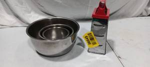 lot 36049 image: Stainless Steel Cheese Grater & Bowl Set