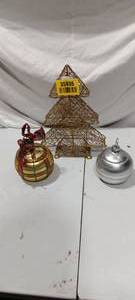 lot 35935 image: Set of 3 Christmas decorative ornaments