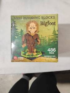 lot 35862 image: Mini Building Blocks - Bigfoot.