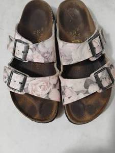 lot 35894 image: Papillio Sandles - Size 36.