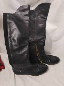 lot 35897 image: R Black Leather Womans Boots - Size 6.