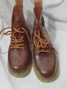 lot 35900 image: Melissa Vagan Womans Boots - Size 6.