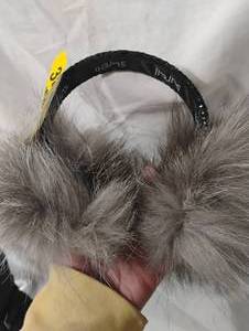 lot 35903 image: Surell Ear Muffs.