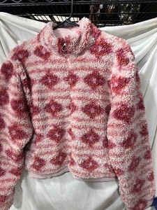 lot 35912 image: Lucky Brand Los Angeles Sweater - Size Medium.