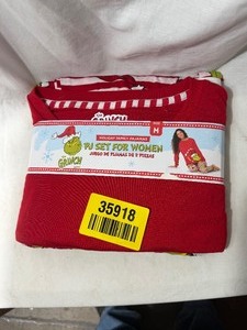 lot 35918 image: NEW - Holiday Pj Set For Woman - Size Medium.