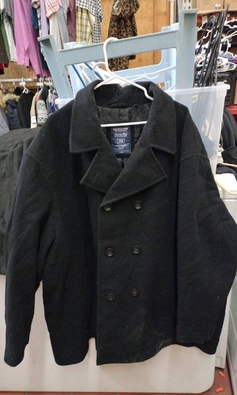 lot 4620 image: Roundtree & Yorke Wool Double-Breasted Blazer 3XB