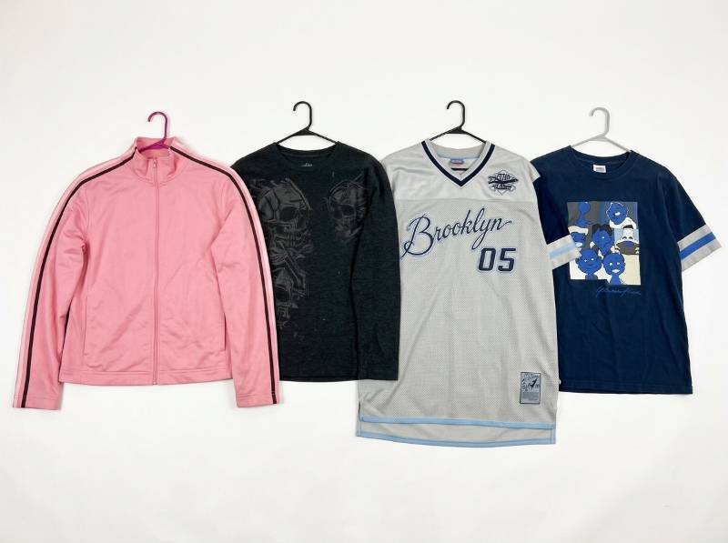 lot 4659 image: Clothing Lot Jackets, Tops & Graphic Tees