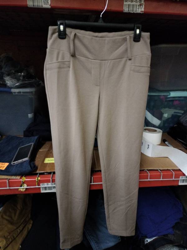 lot 509 image: Soho Apparel Ltd. Womens Taupe Pants Size M 96% Polyester 4% Spandex