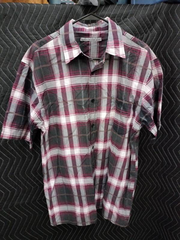 lot 9038 image: Beyond The Limit Mens Short Sleeve Button-Up Plaid Shirt Purple Gray White