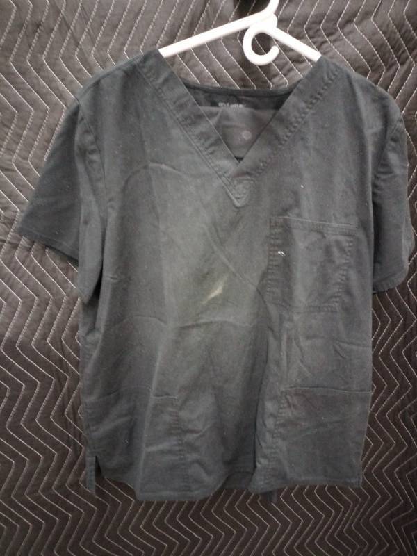lot 9067 image: Black V-Neck Short Sleeve Scrub Top Size M Style DK135