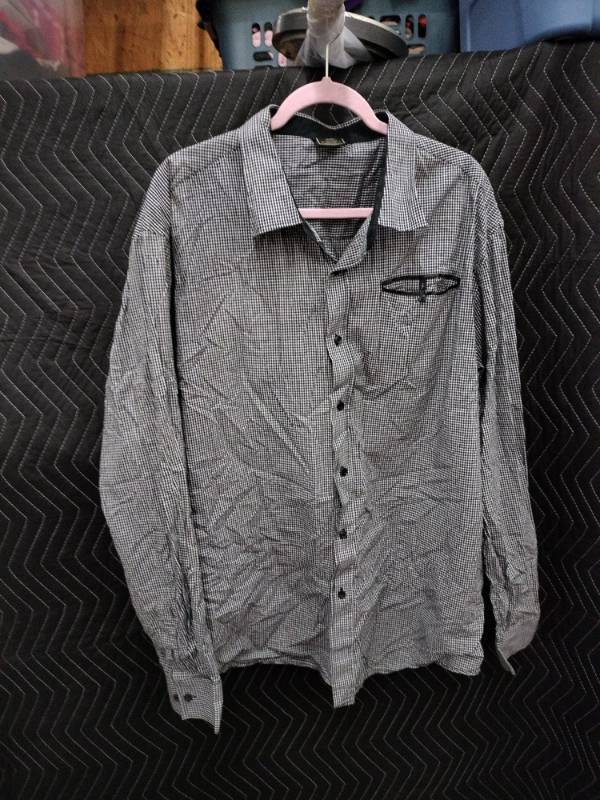 lot 9086 image: Irreverent 2XL Mens Black & White Checkered Long Sleeve Button-Up Shirt