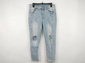 lot 613 image: Romwe Light Wash Distressed Knee Jeans Size L (US 40  EUR 50)