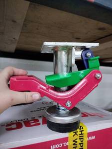lot 5137 image: Brake Foot w Red & Green Pedals, Tall Puck, Carton of 6 Pcs