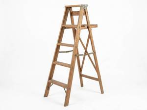 lot 8032 image: 6 Ft Wooden Step Ladder Type III Household Model W3306