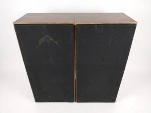 lot 8081 image: Pair of Floor-Standing Tower Speakers, Wood-Grain Finish, Black Grilles