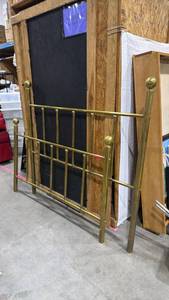 lot 1 image: Brass full size headboard and footboard