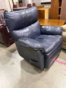 lot 101 image: Blue leather recliner38 x 36 x 27 inSeat width 19 in