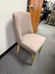 lot 277 image: Brown upholstered chair