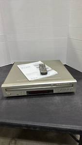 lot 504 image: Onkyo 6 disc CD changer with remote