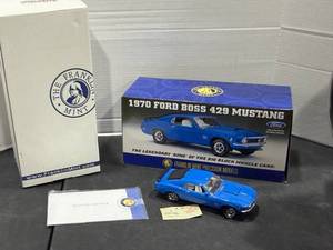 lot 1004 image: 1970 Ford Mustang Boss Fastback 429 scale model die cast car blue with box
