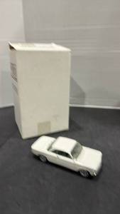 lot 1020 image: 1960 Chevrolet Corvair white  scale model car with box