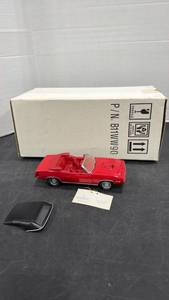 lot 1042 image: 1970 Plymouth Hemicuda convertible red scale model die cast car with box