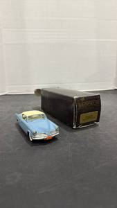 lot 1090 image: 1953 Studebaker Brooklin Models 143 scale die cast metal automobile with box