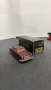 lot 1094 image: 1954 Nash Ambassador Brooklin Models 143 scale die cast metal automobile with box