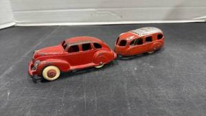 lot 2000 image: Hubley Lincoln Zephyr with trailer
